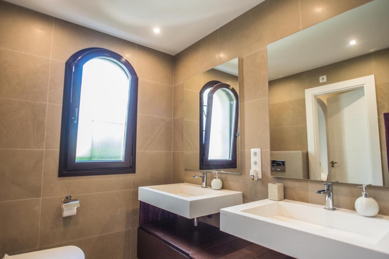 Luxurioese Und Grossraeumige Villa Mit Community Pool, Sicht Auf Das Mittelmeer Sowie Dem Mar Menor, La Manga Club Atamaría Buitenkant foto
